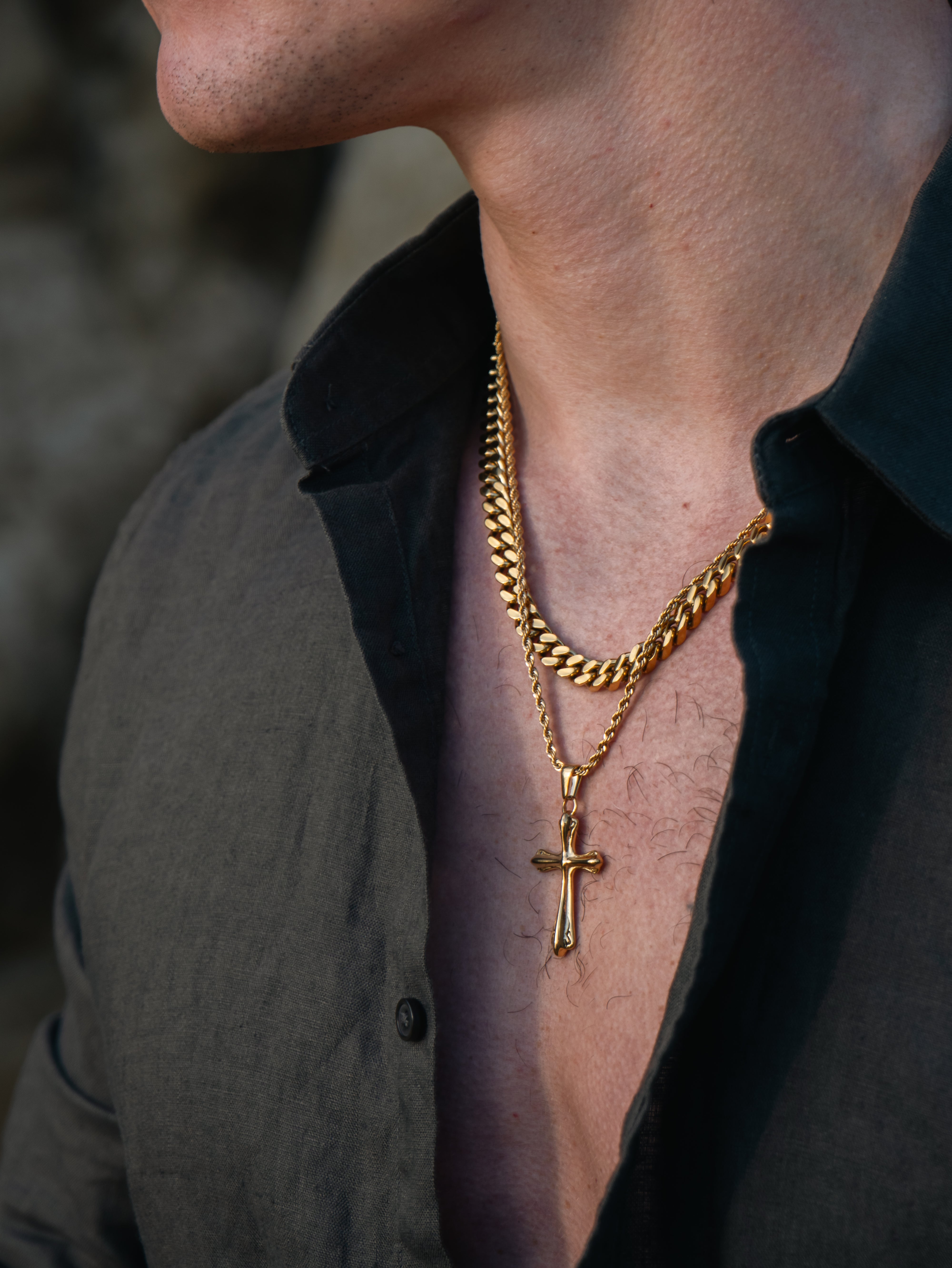 AXEN CROSS PENDANT (GOLD)