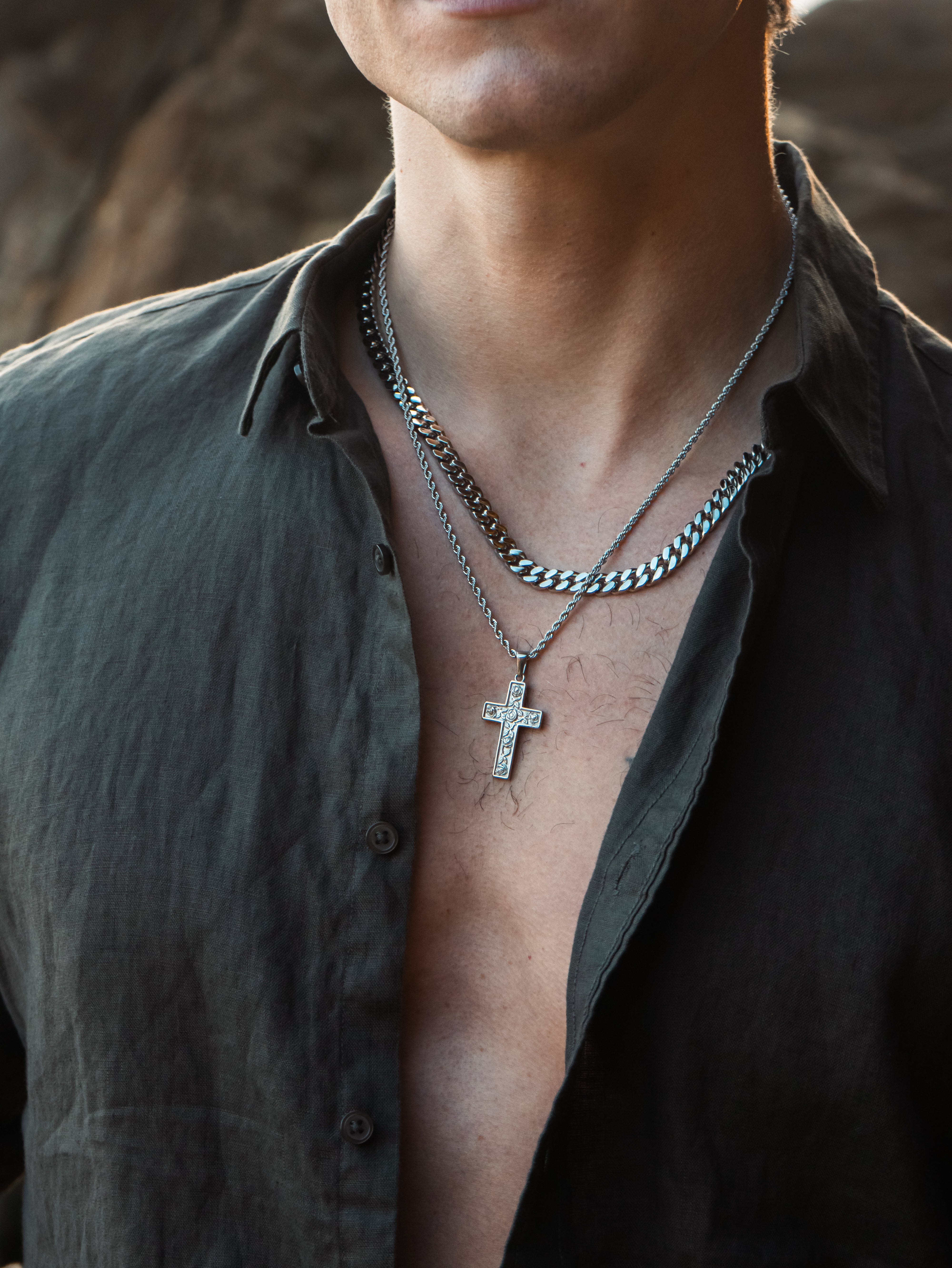 ROSE CROSS PENDANT (WHITE GOLD)