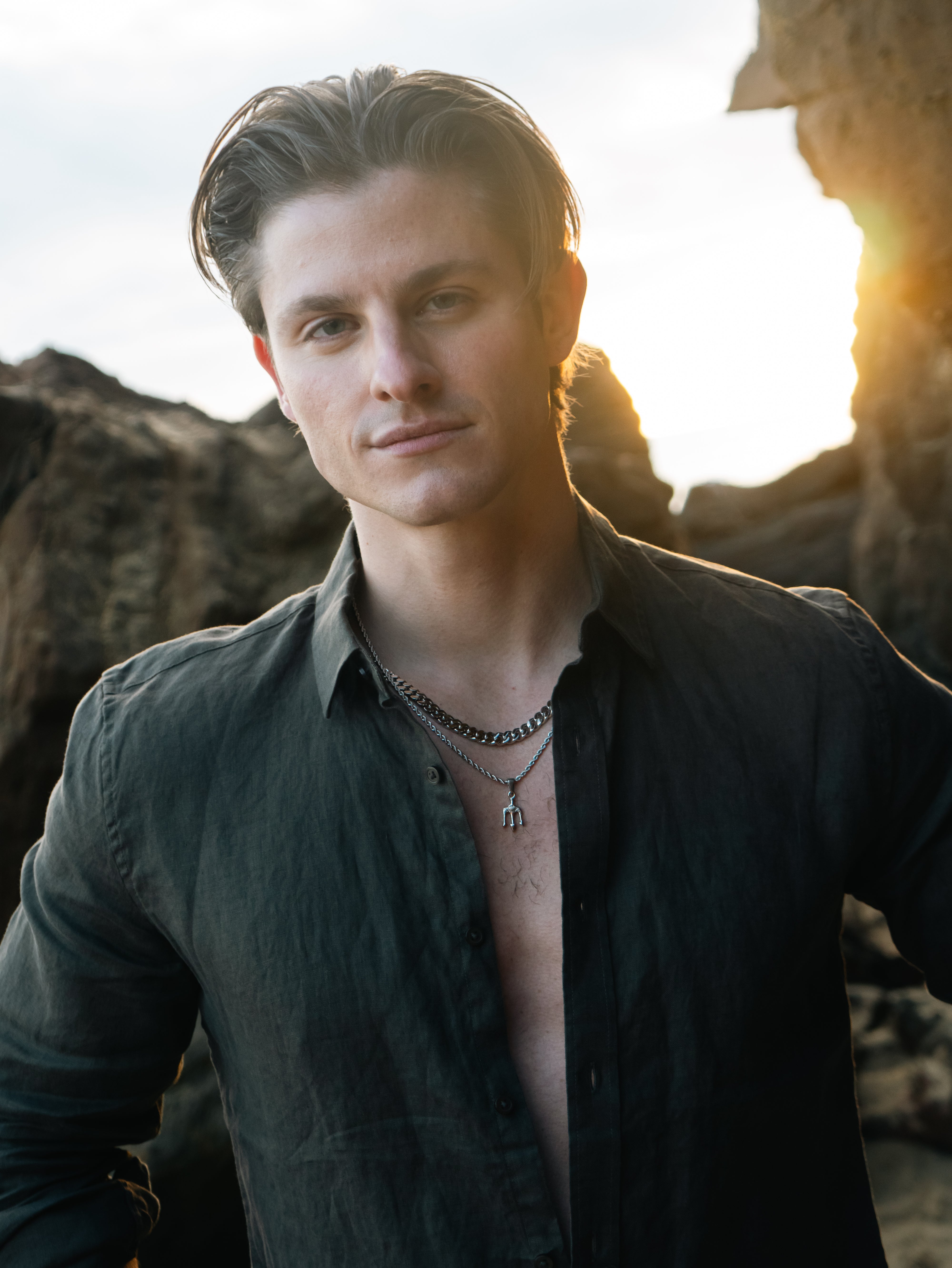 TRIDENT PENDANT (WHITE GOLD)