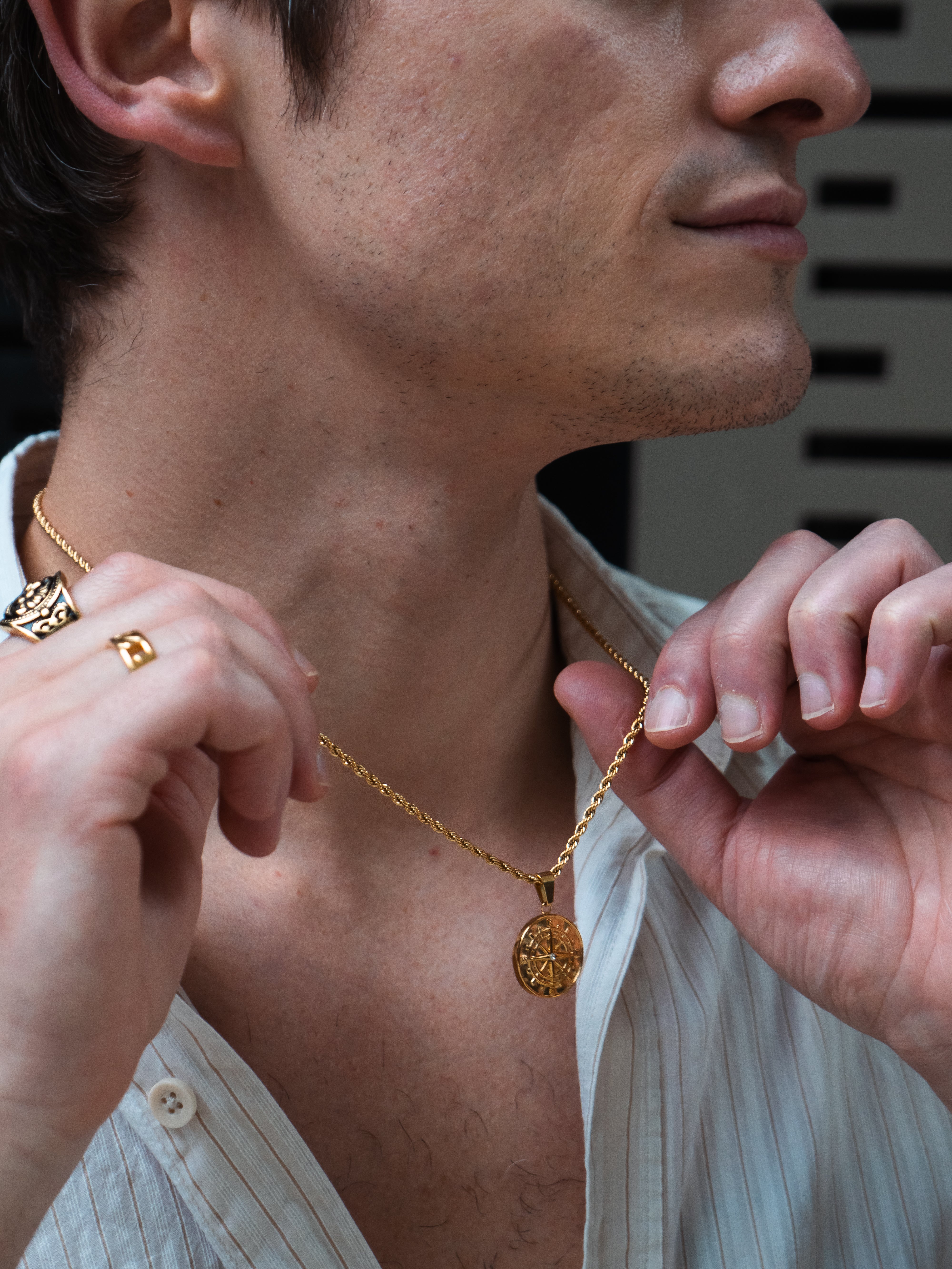 COMPASS PENDANT (GOLD)