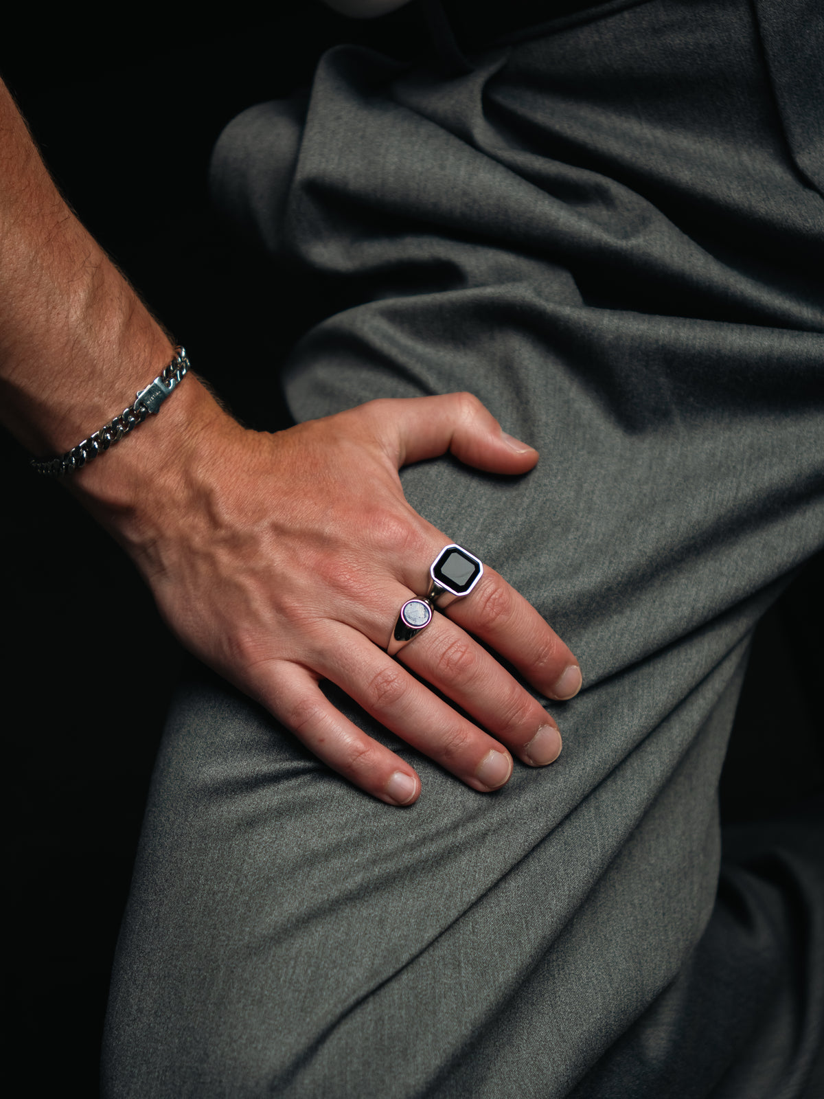 DOMINUS RING (WHITE GOLD)