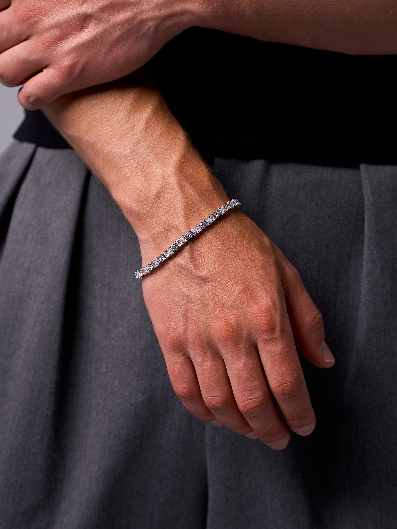 CLUSTERED TENNIS BRACELET (WHITE GOLD) 5MM