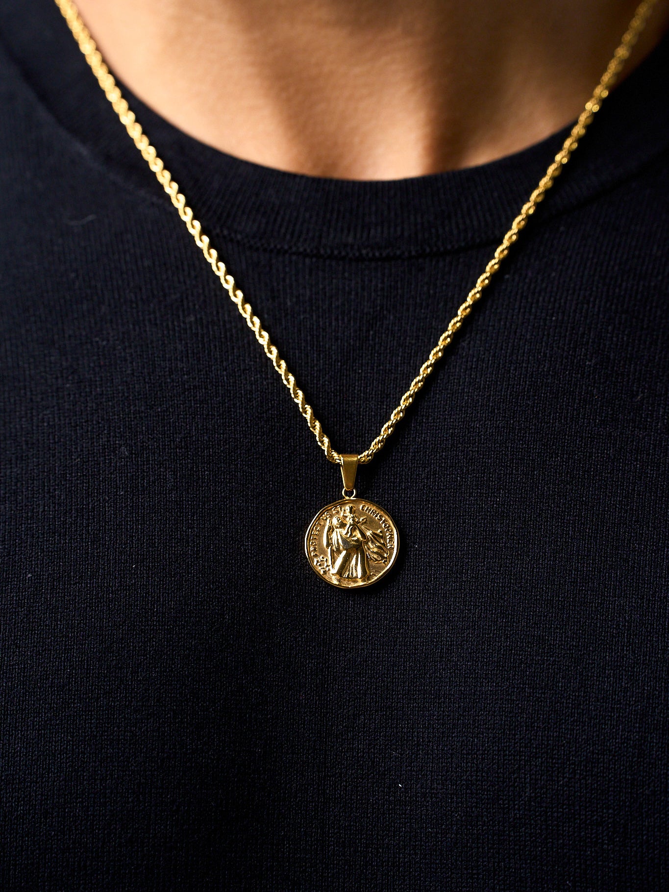 ST. CHRISTOPHER PENDANT (GOLD)