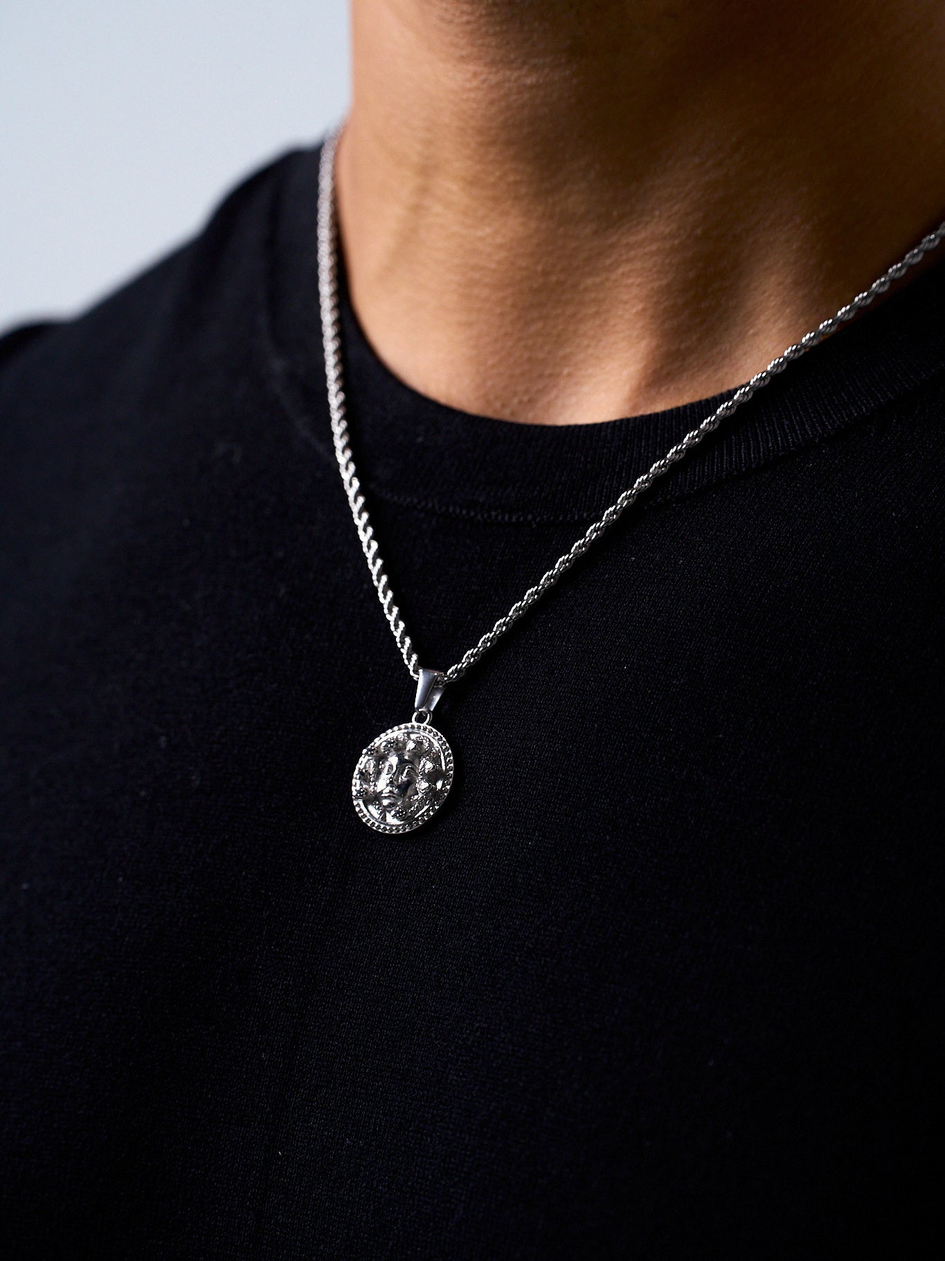 MEDUSA PENDANT (WHITE GOLD)