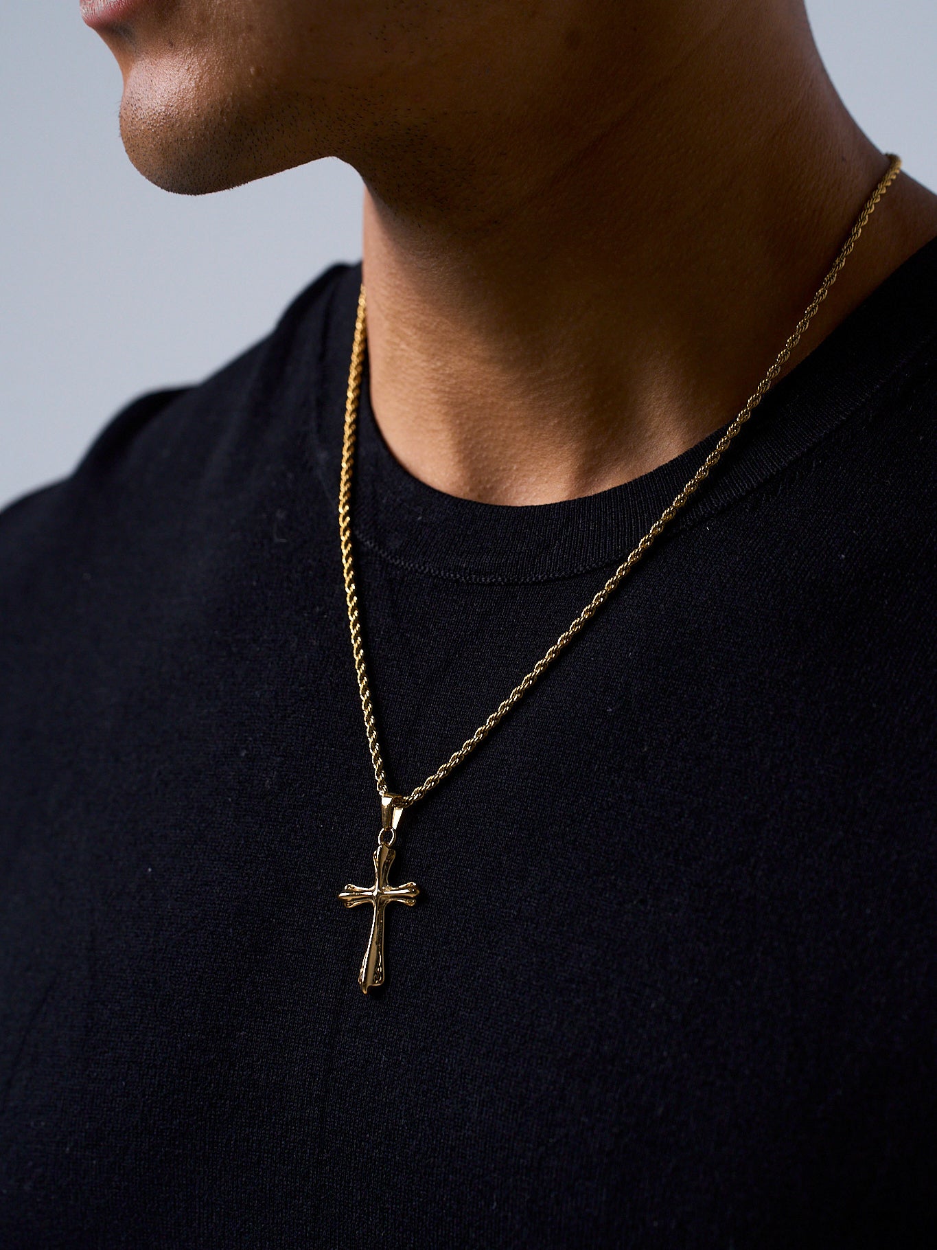 AXEN CROSS PENDANT (GOLD)