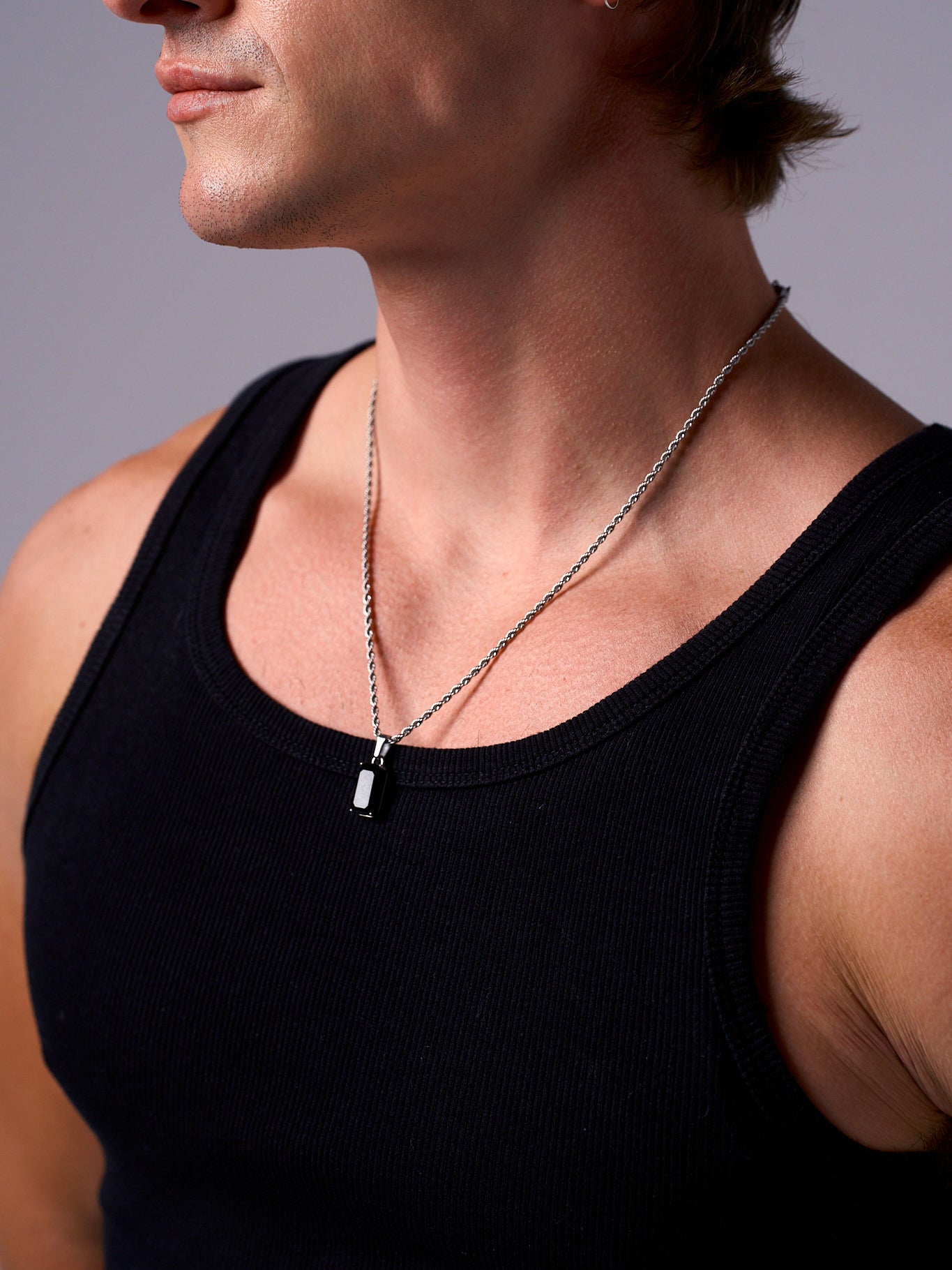 NOVA ONYX PENDANT (WHITE GOLD)