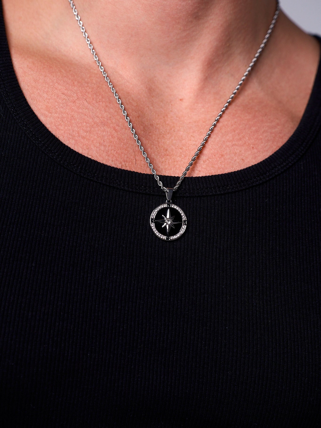 ICED COMPASS PENDANT (WHITE GOLD)