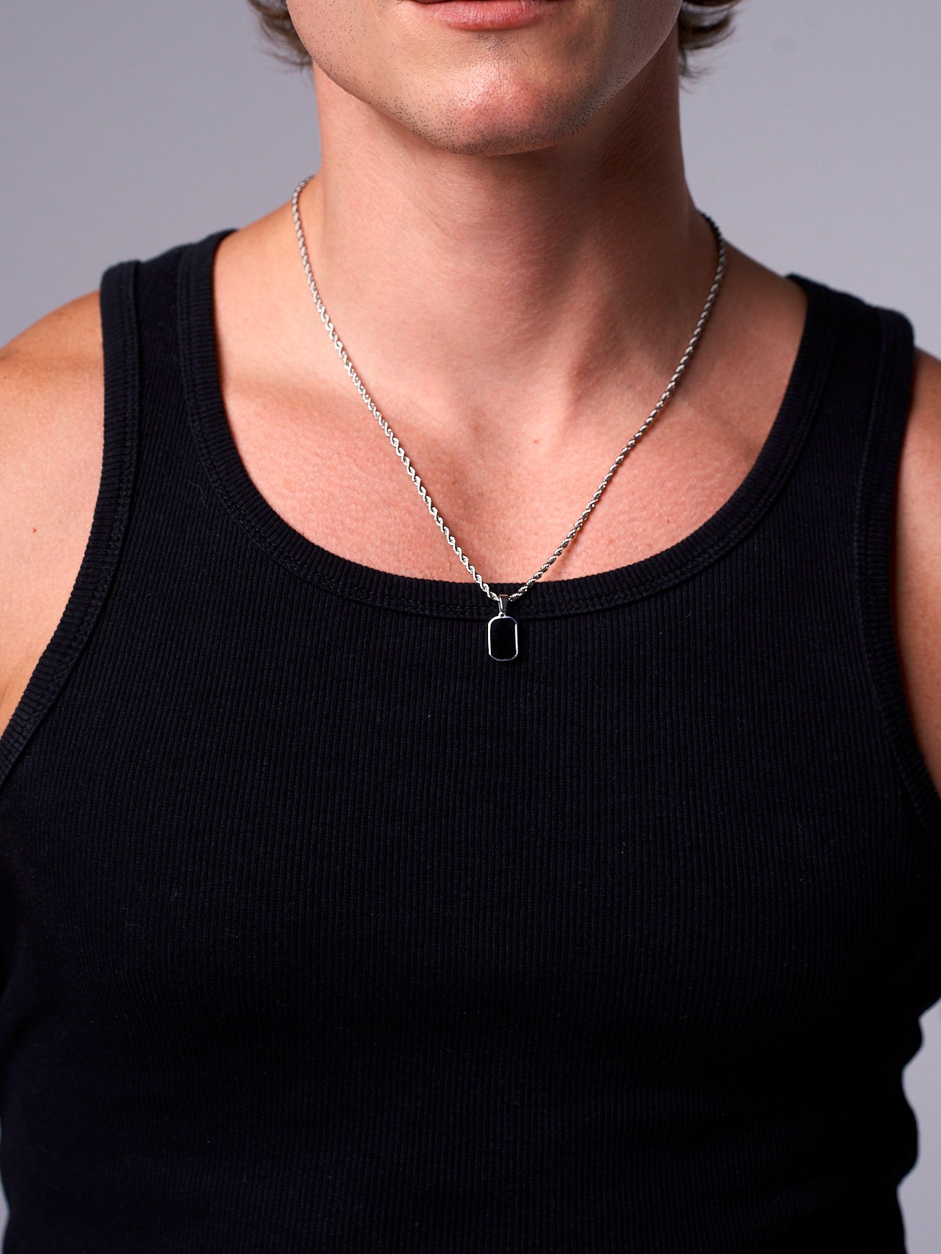 ARC ONYX PENDANT (WHITE GOLD)