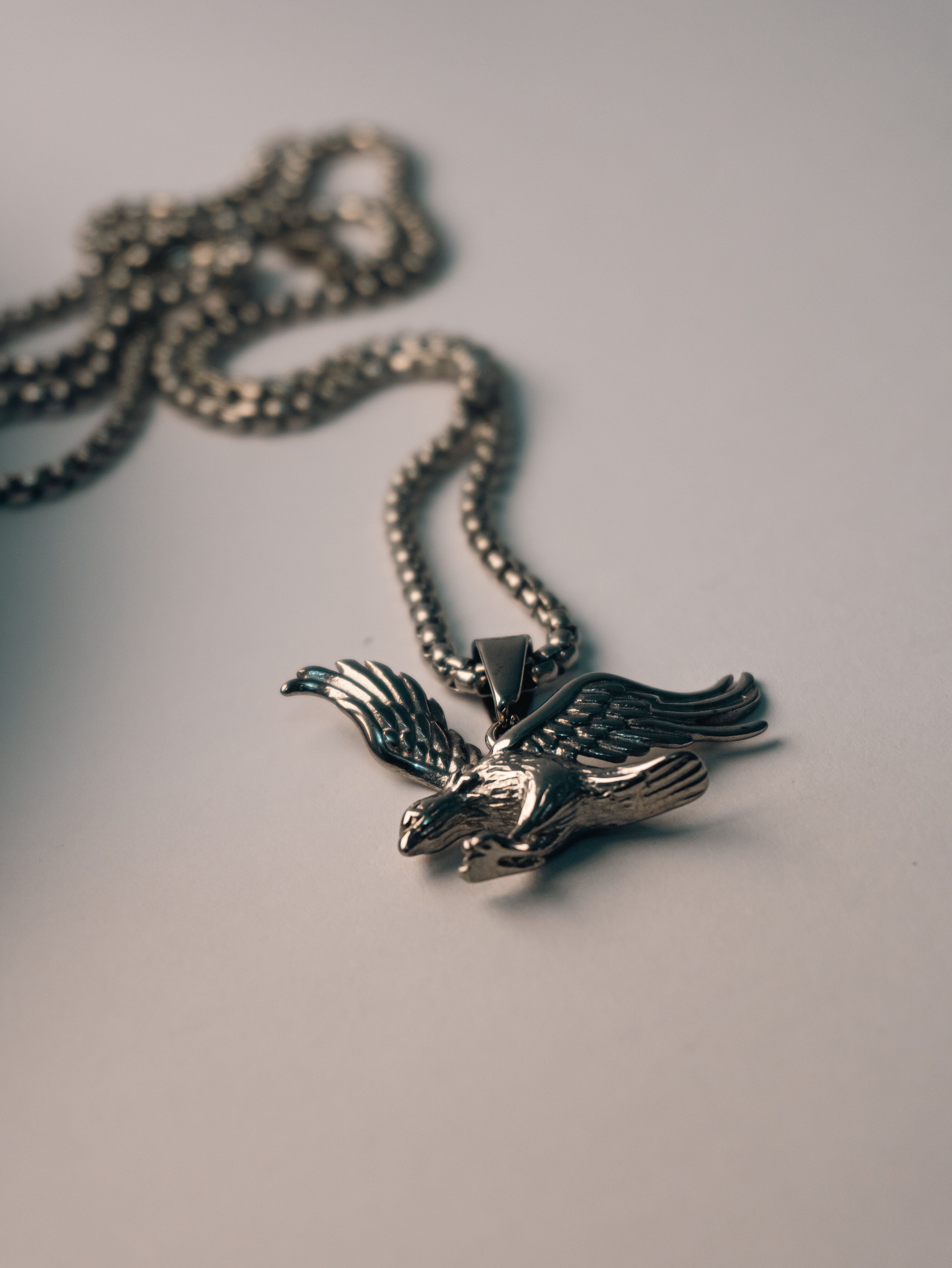 EAGLE PENDANT (WHITE GOLD)