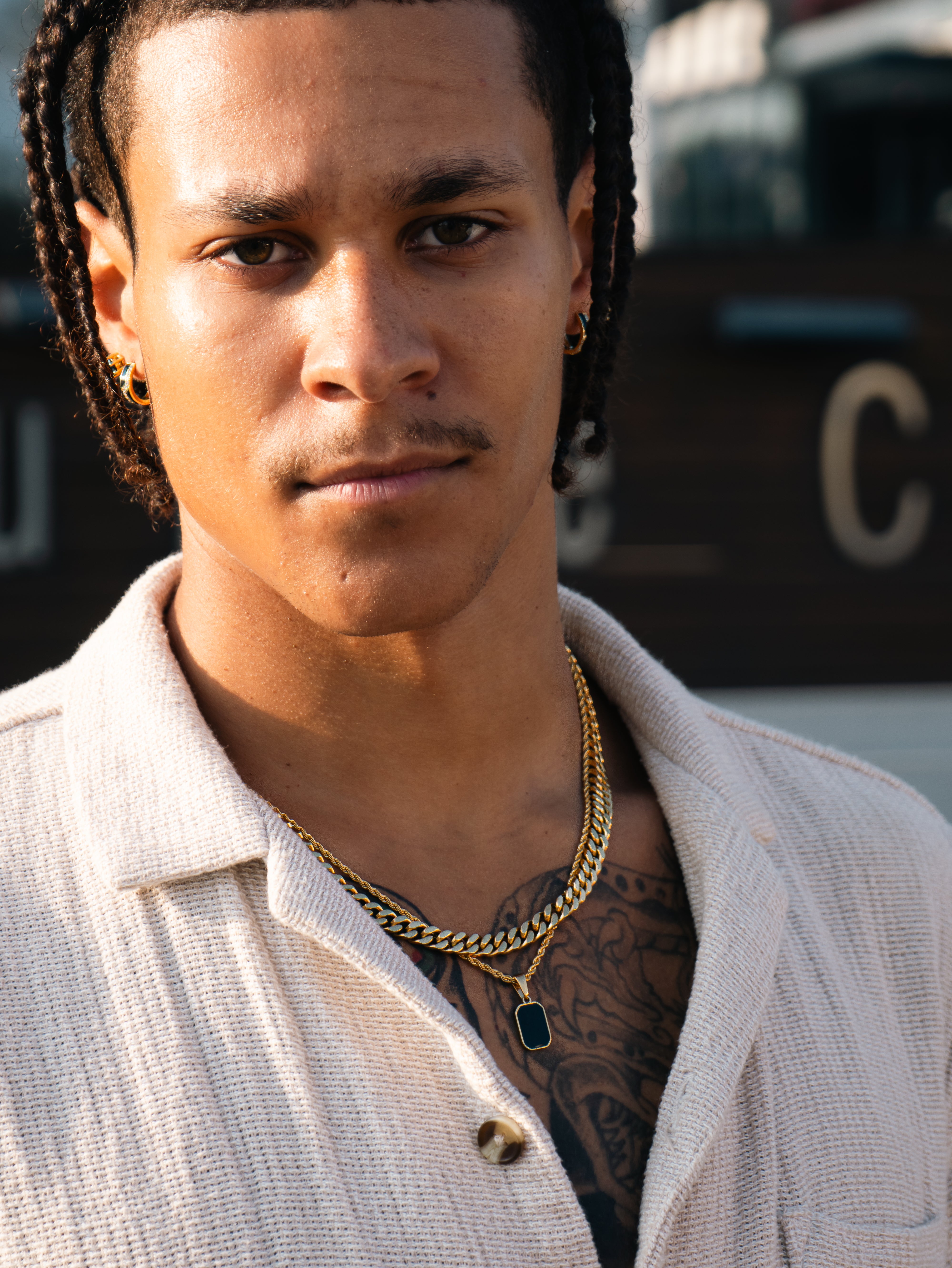 ARC ONYX PENDANT (GOLD)