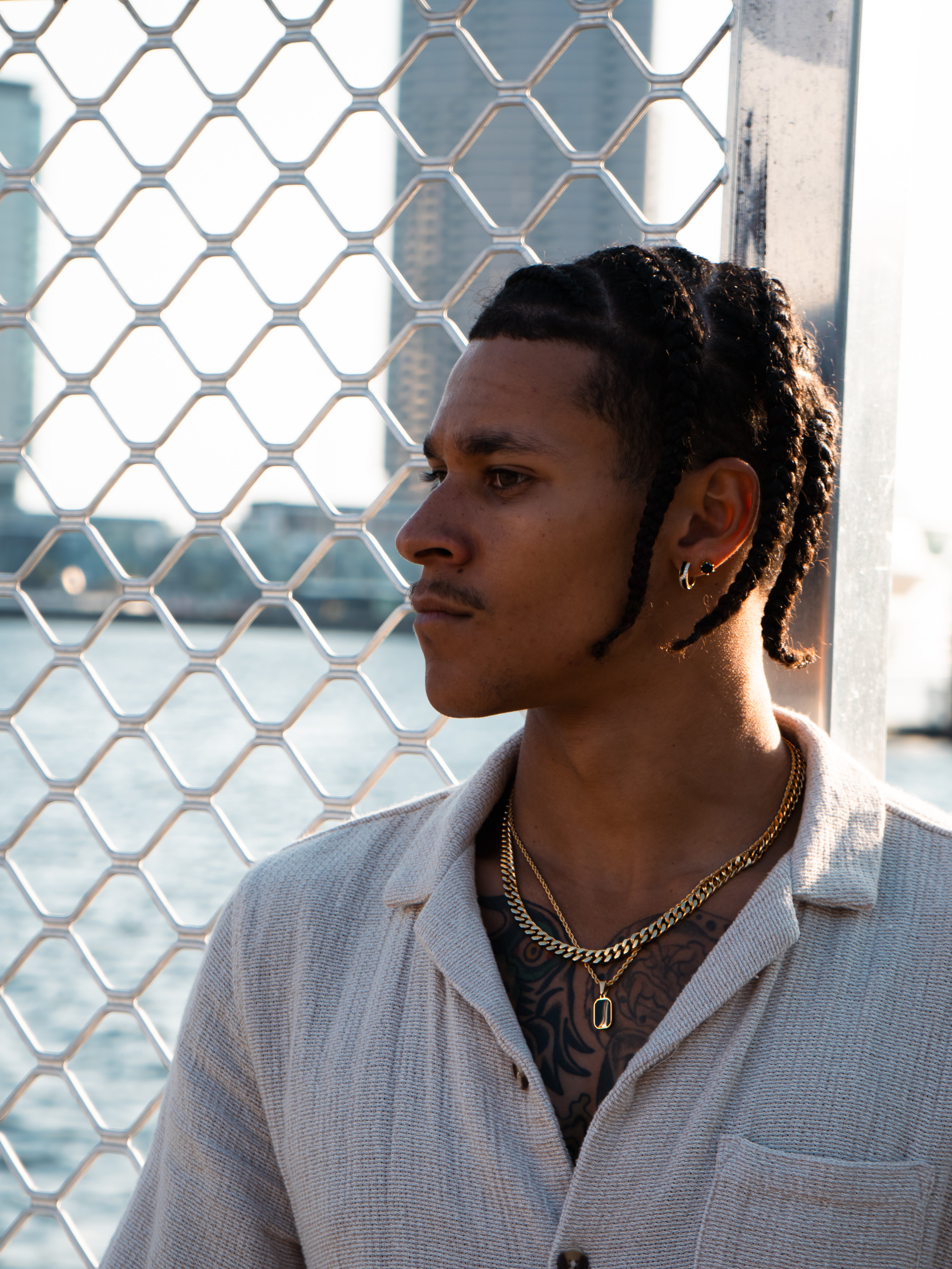 ARC ONYX PENDANT (GOLD)