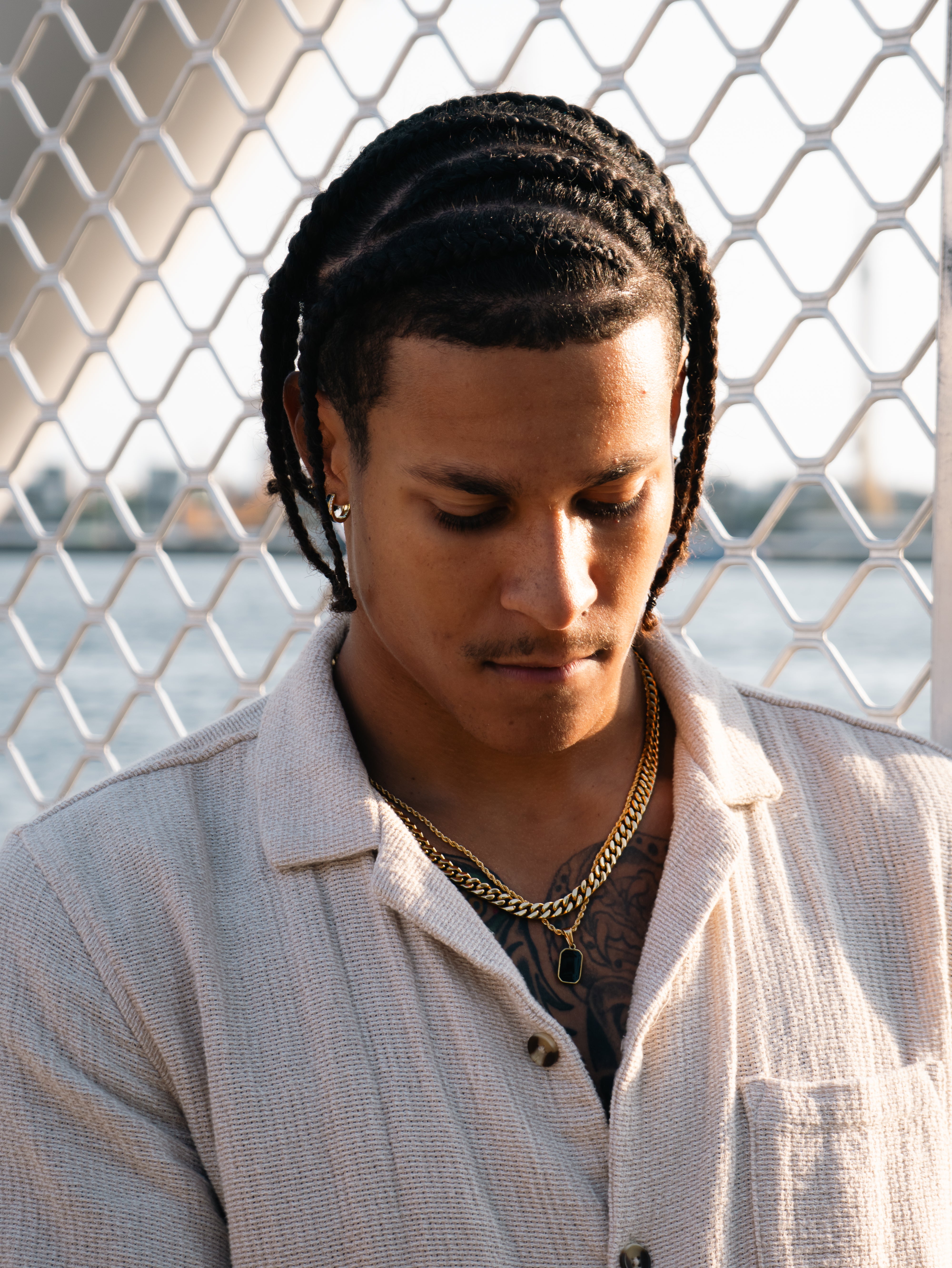 ARC ONYX PENDANT (GOLD)