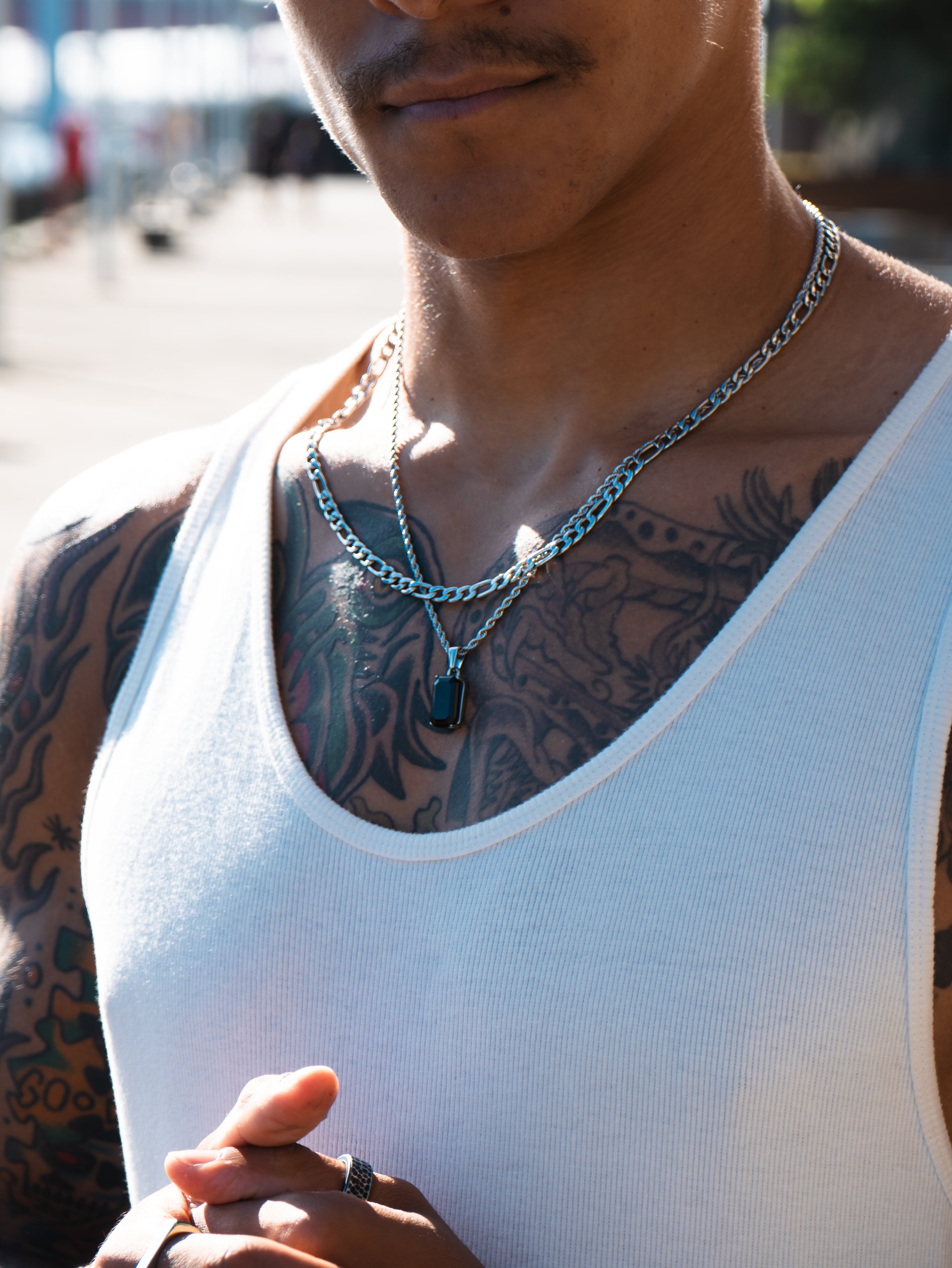 NOVA ONYX PENDANT (WHITE GOLD)