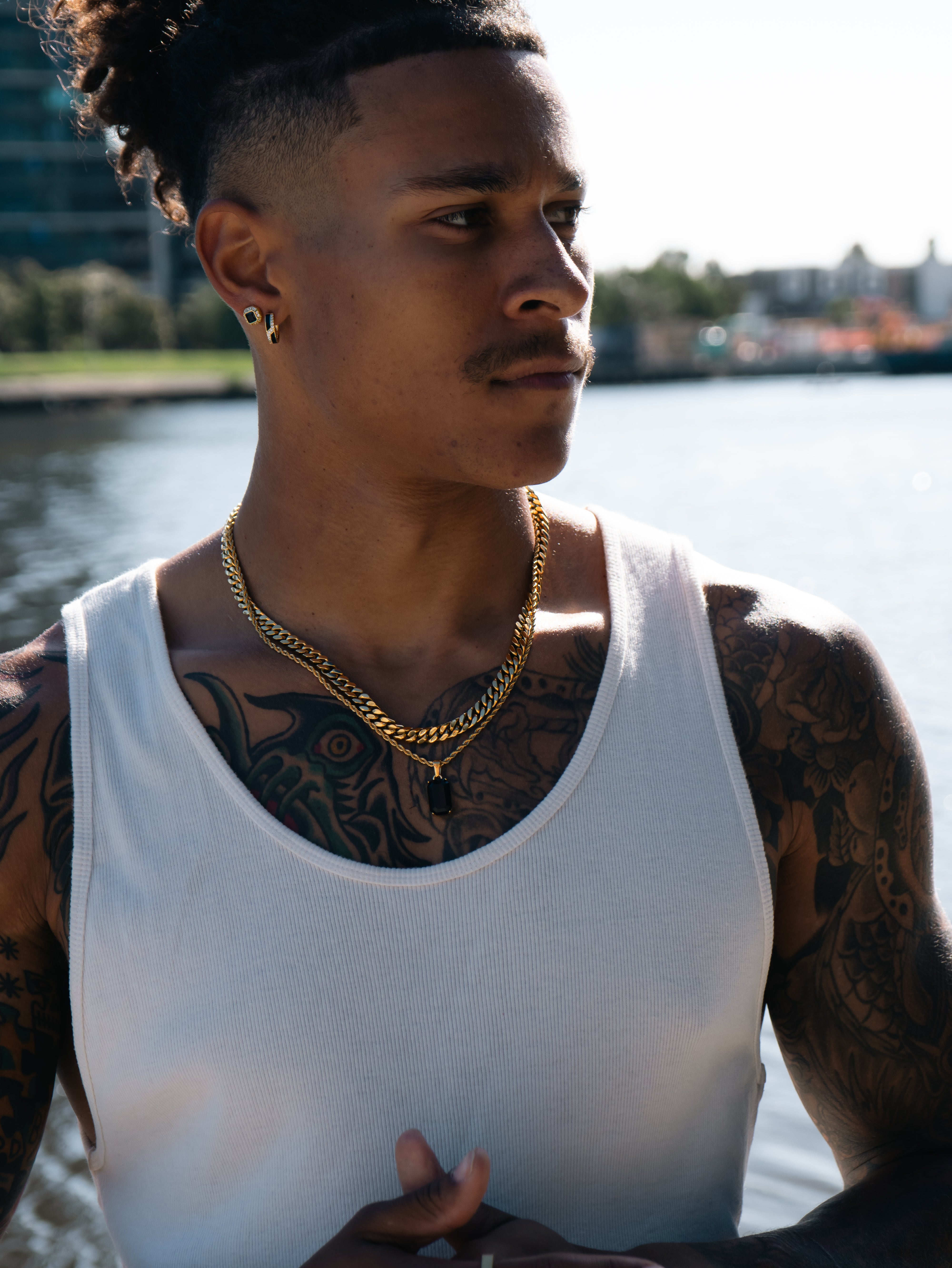 NOVA ONYX PENDANT (GOLD)