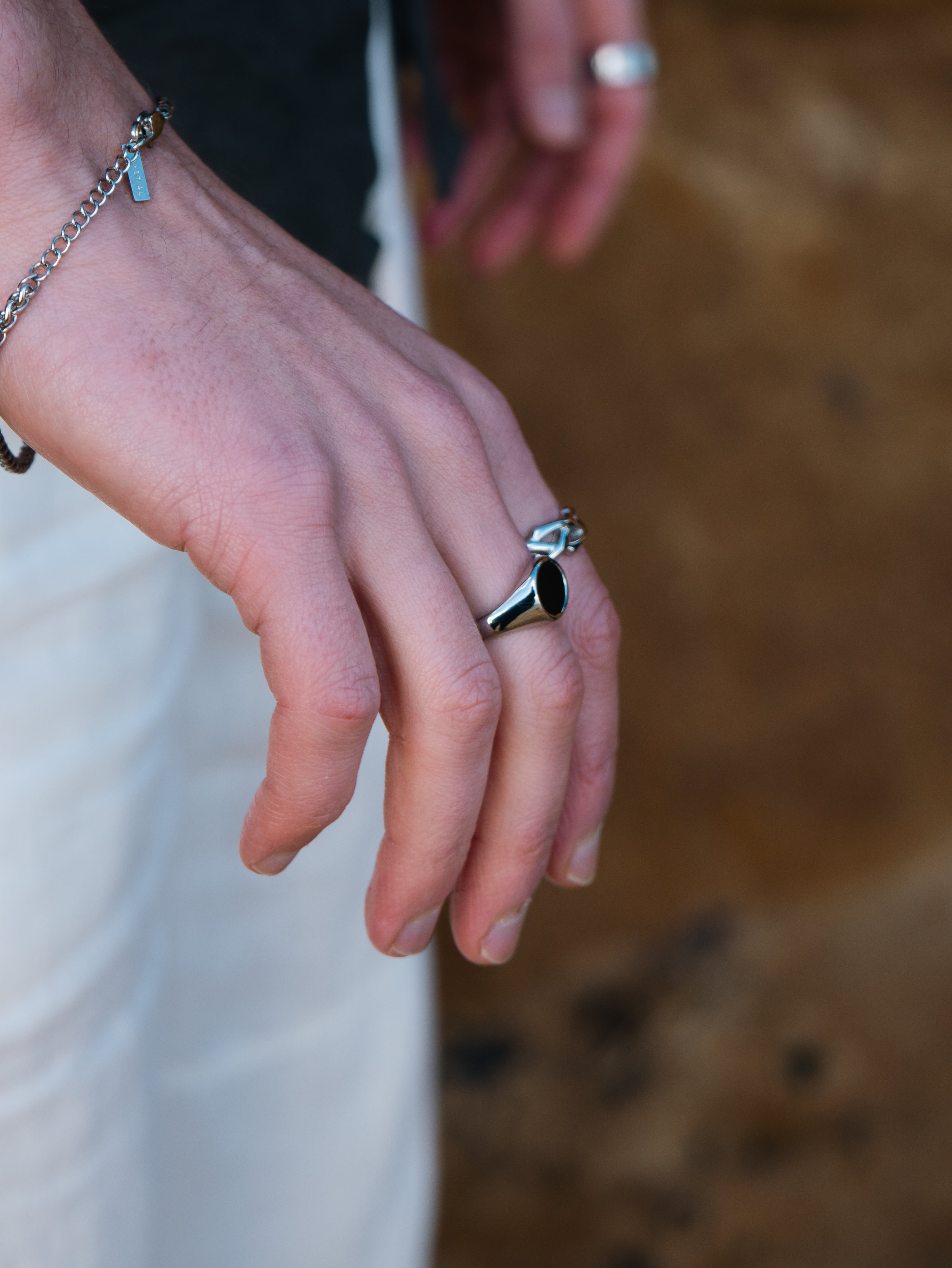 CIVIX RING (WHITE GOLD)