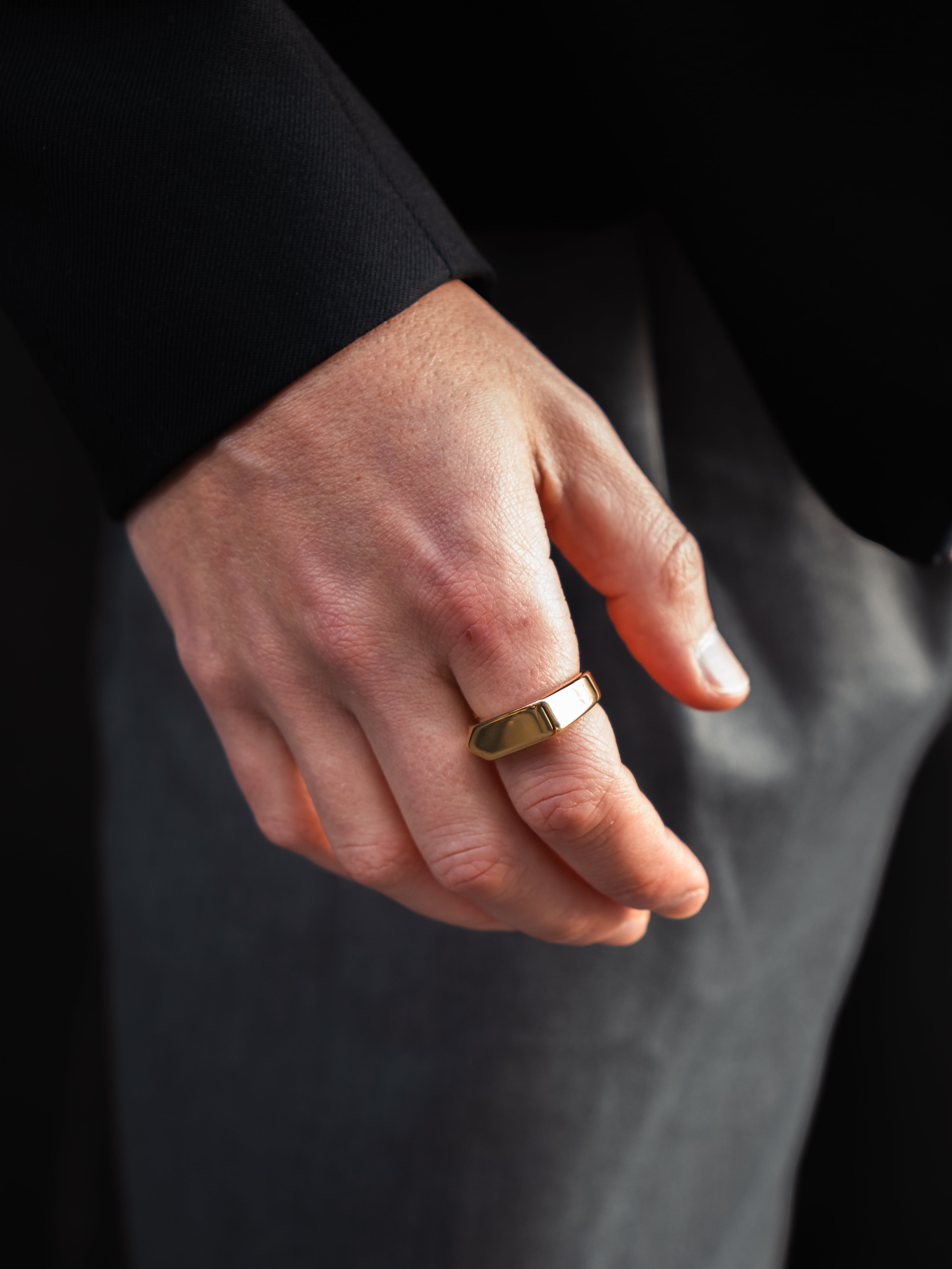 STRATA RING (GOLD)