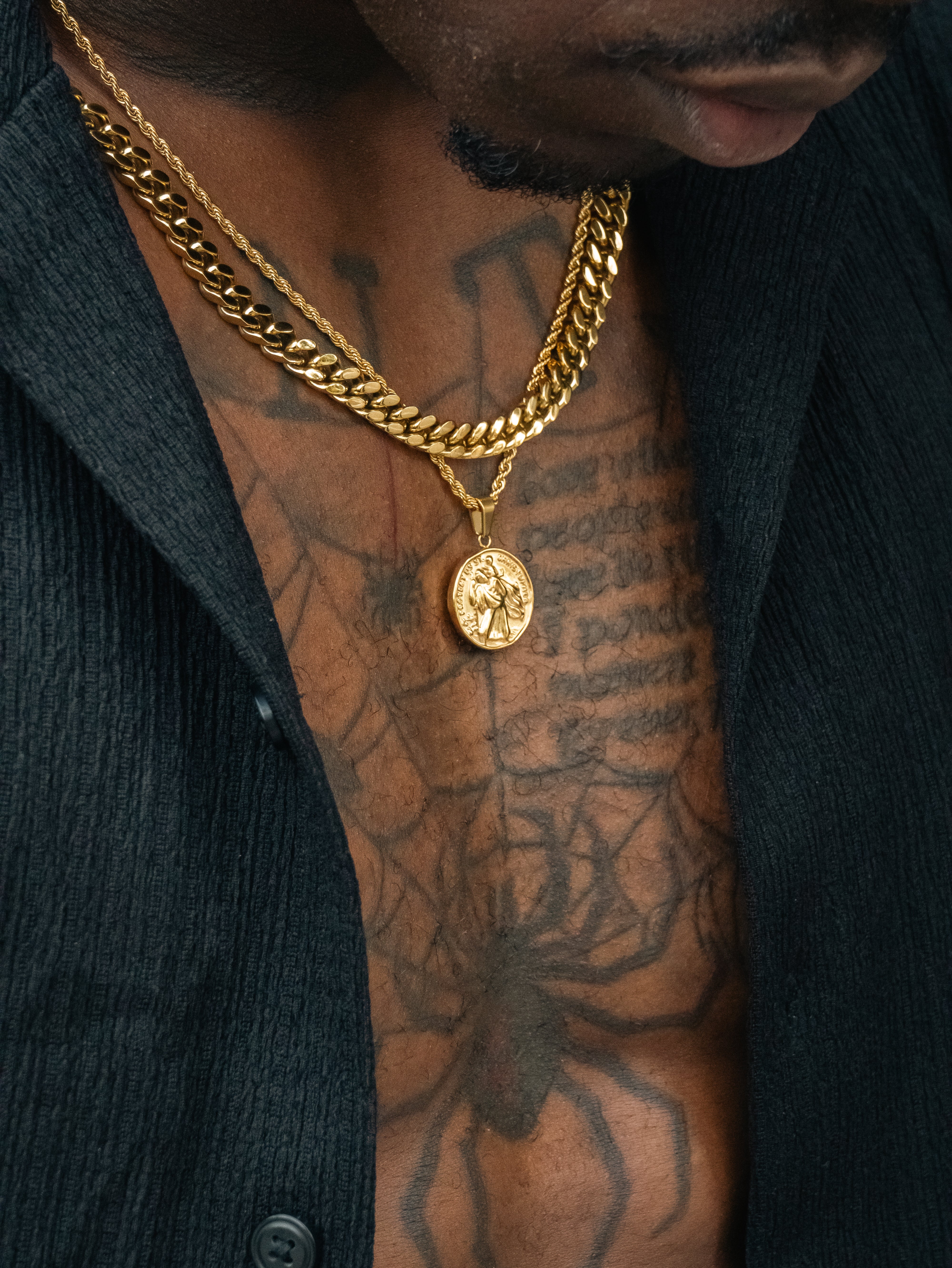 ST. CHRISTOPHER PENDANT (GOLD)