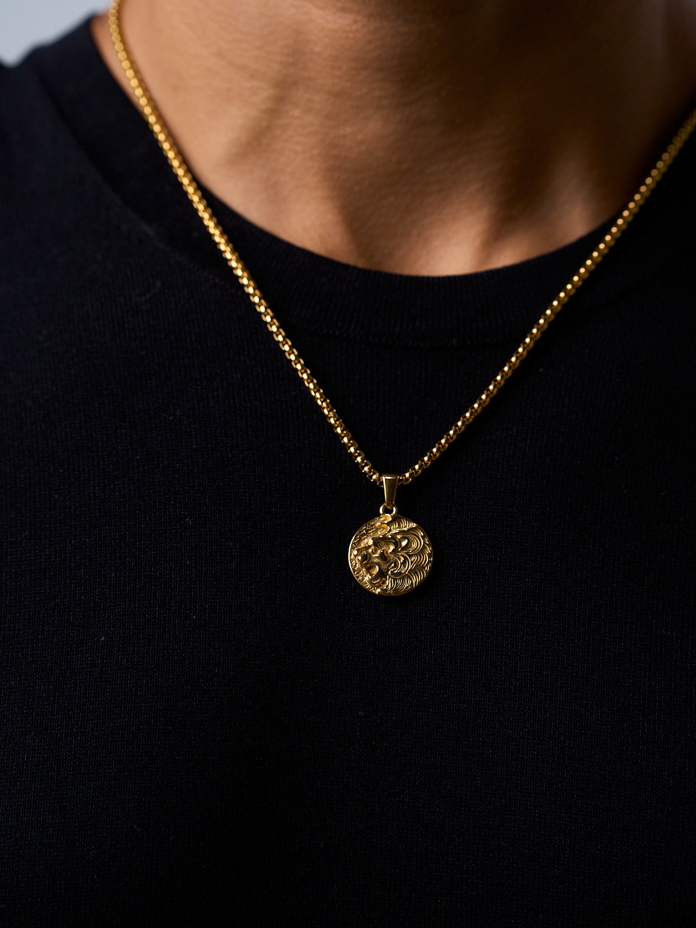 LEO PENDANT (GOLD)