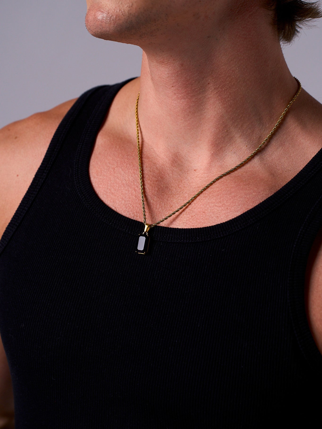 NOVA ONYX PENDANT (GOLD)