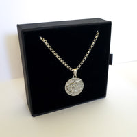 LEO PENDANT (WHITE GOLD)