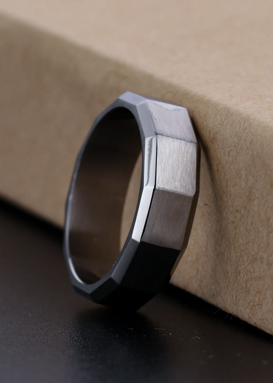 CLASSIC ANGULAR RING