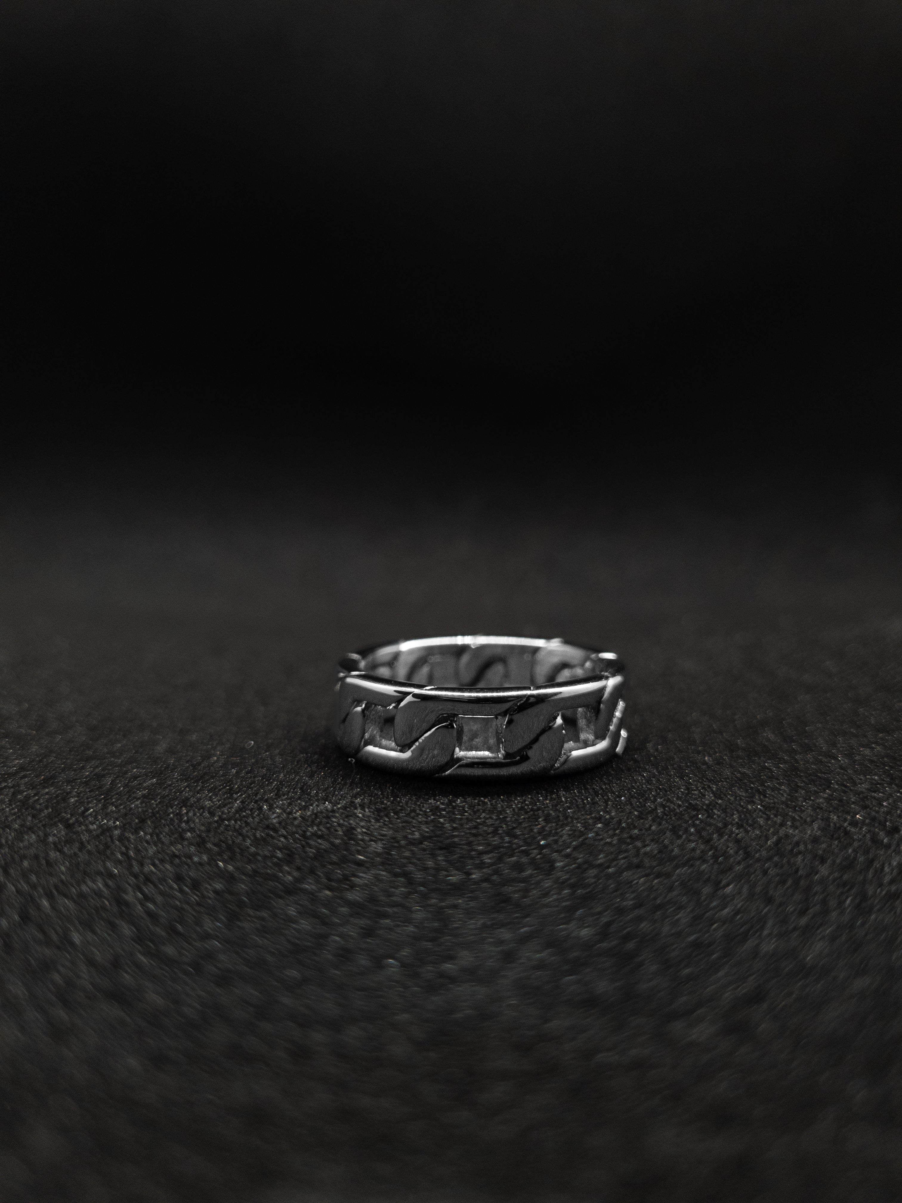 NEXUS LINK RING (WHITE GOLD)